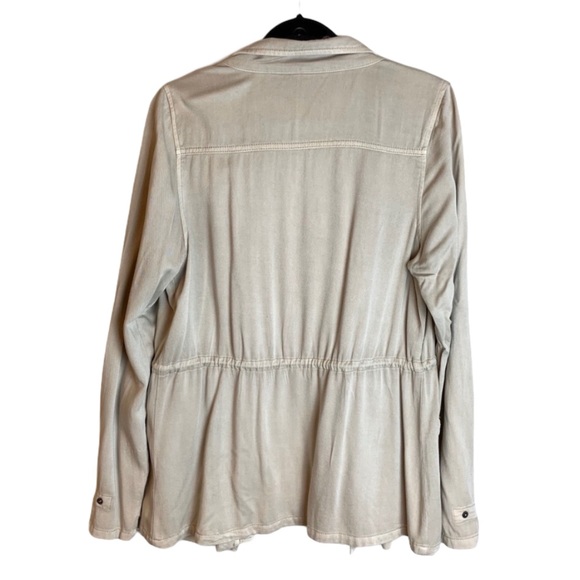 Utility Jacket - Picture 6 of 11